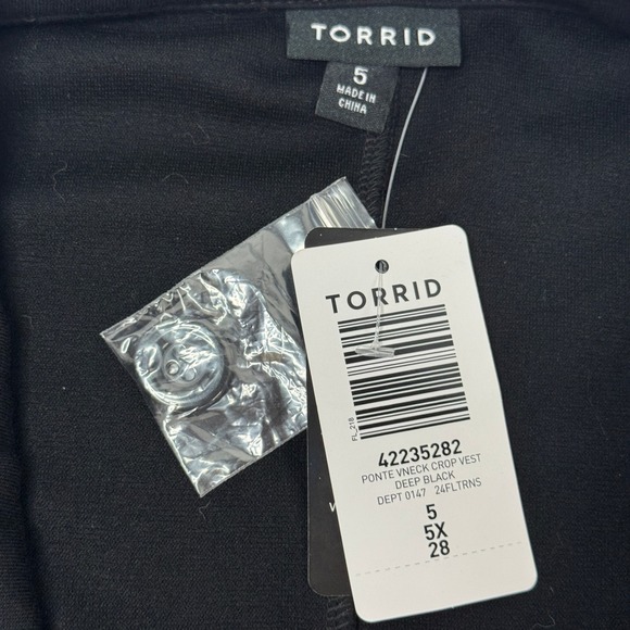 Torrid Women's Plus Size 5X Ponte V-Neck Crop Vest Sleeveless Button Front NEW - Picture 8 of 11